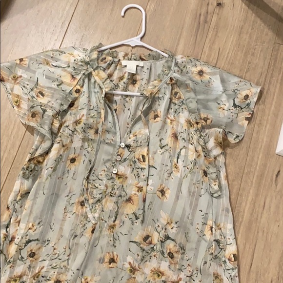 H & M flowy top - Picture 1 of 5